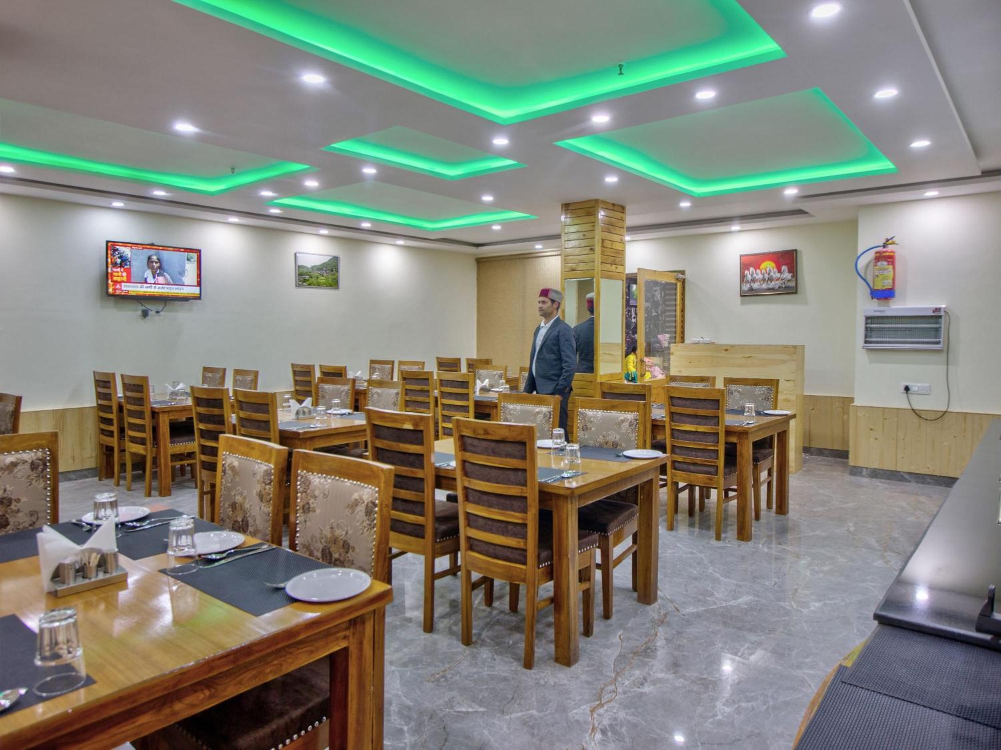 Swastik Grand Manali Hotel Exterior photo